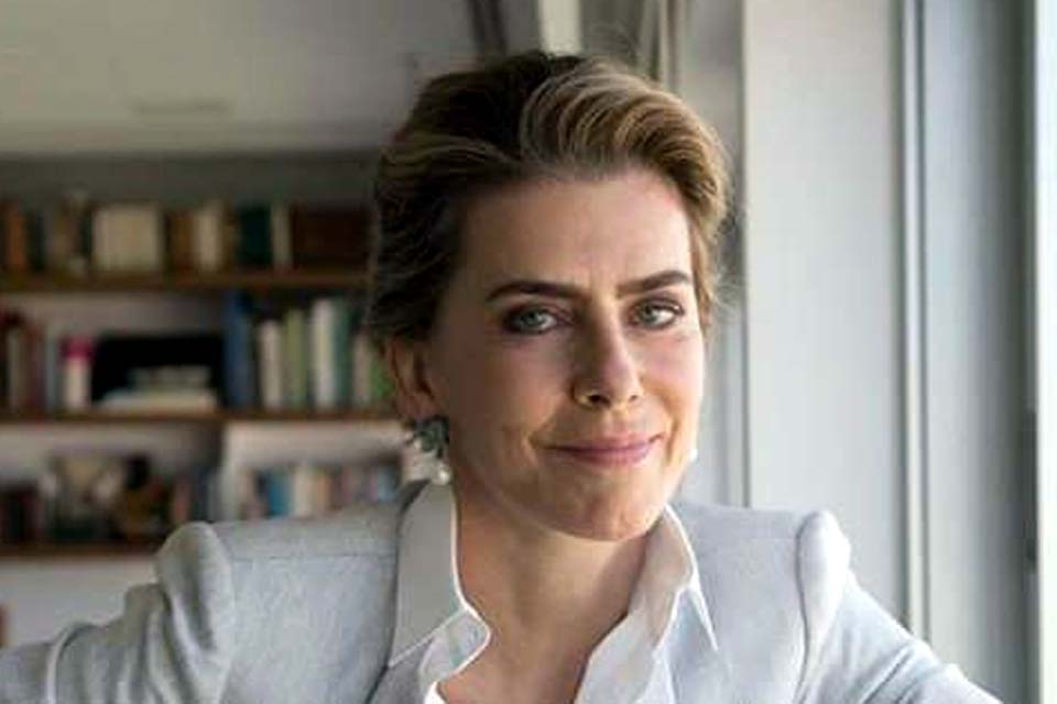 Maitê Proença critica Bolsonaro e Ricardo Salles: “Só há plano para destruir”