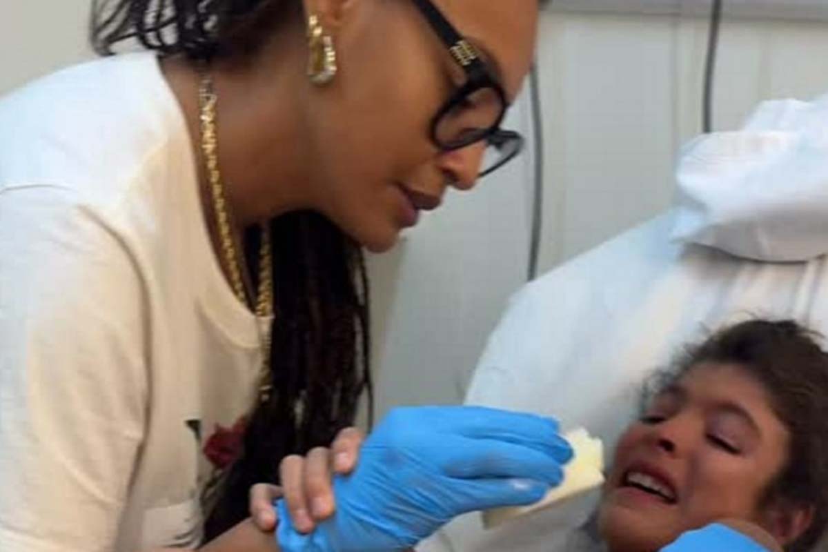 Sheron Menezzes fala sobre saúde do filho após susto no hospital