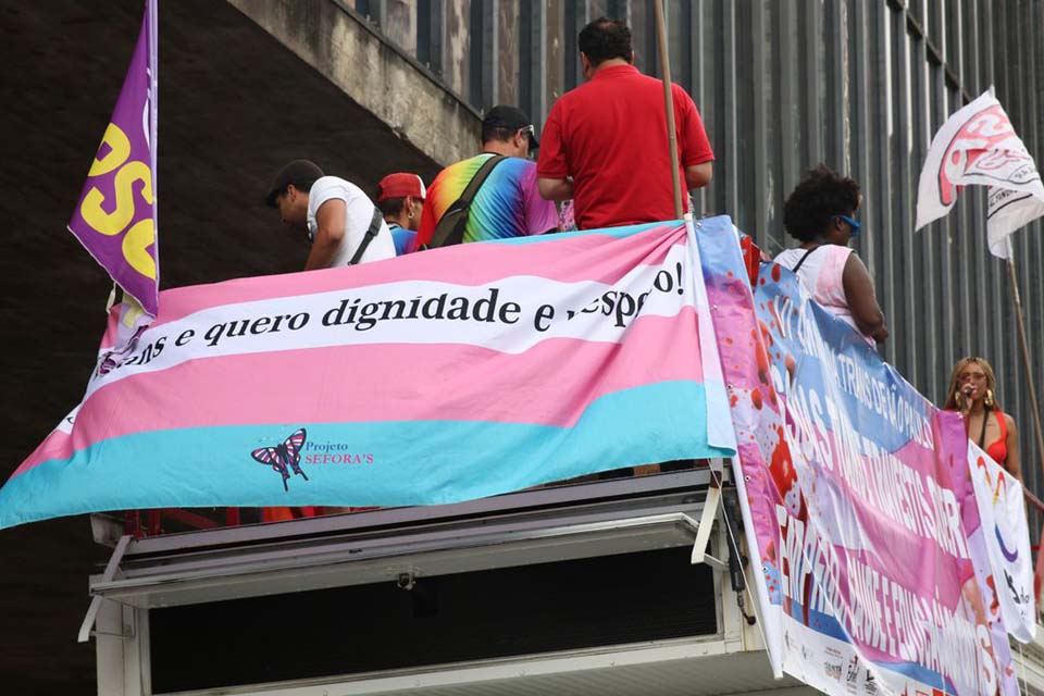Acordo garante retificação de nomes de trans e travestis em documentos