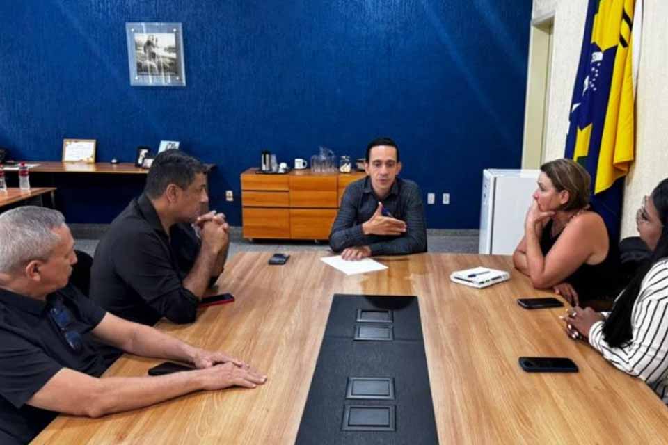 SINTERO e Semad se reúnem para tratar de pautas de interesse dos servidores e servidoras da Educação municipal