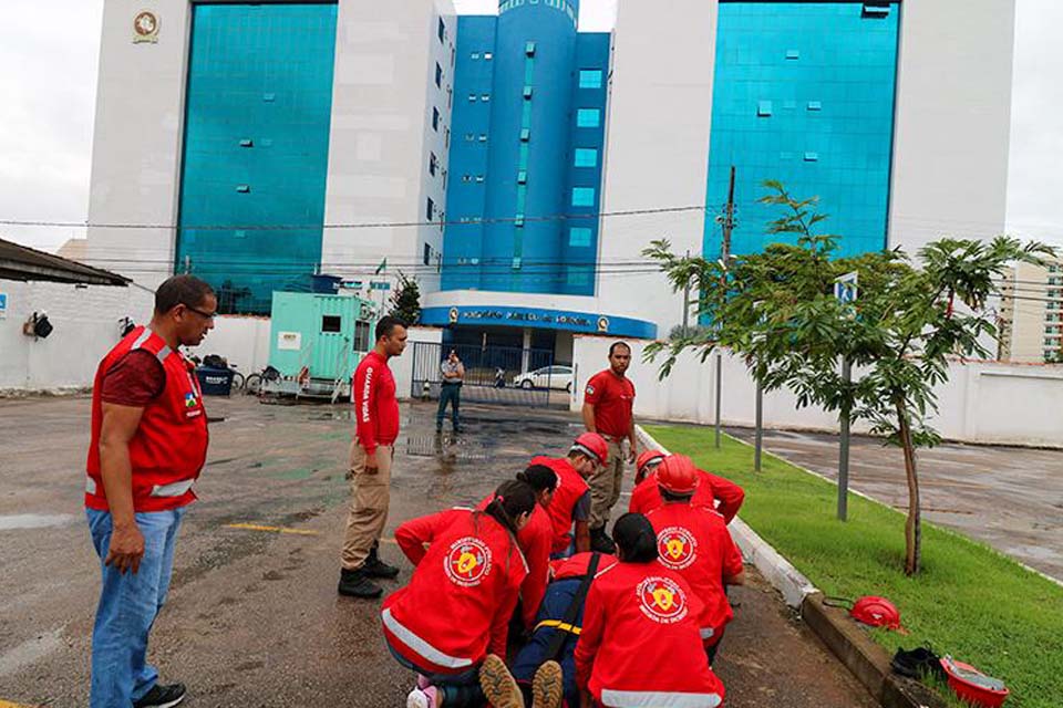 Curso de Formação e Reciclagem de Brigadistas de Incêndio é encerrado com atividade prática