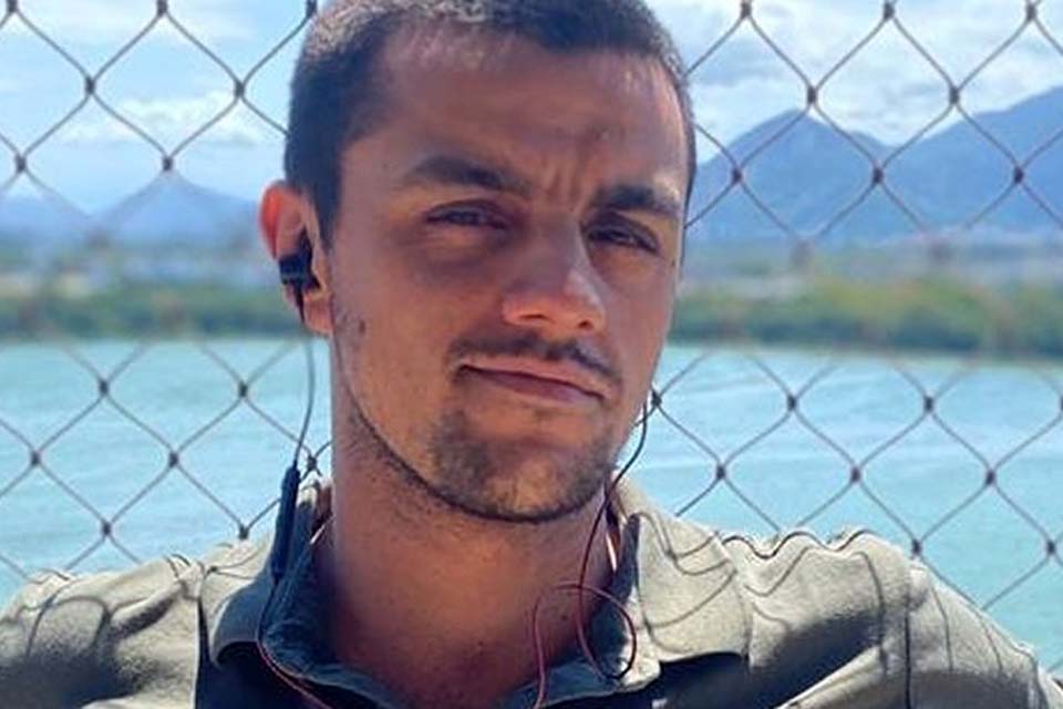 Felipe Simas deixa a Globo após oito anos