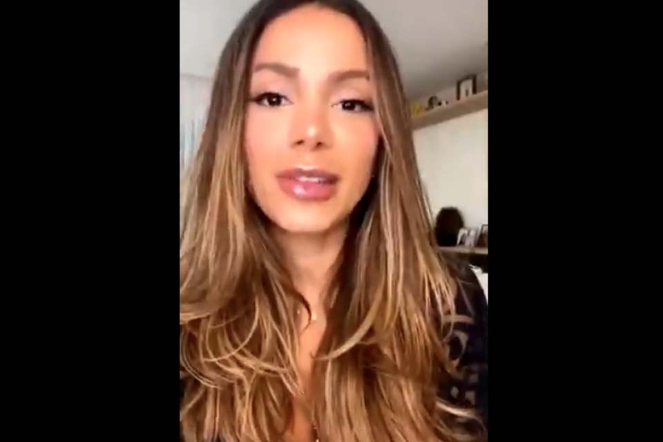 VÍDEO - Anitta soltou um pum durante stories?