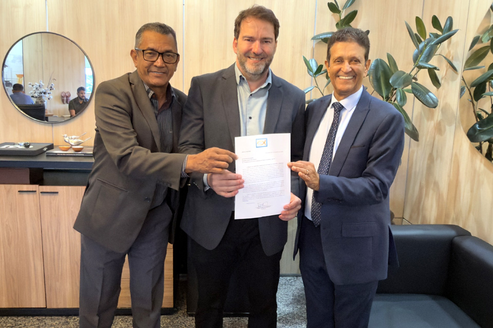 Alex Redano recebe liderança da Omeron na presidência da Assembleia Legislativa