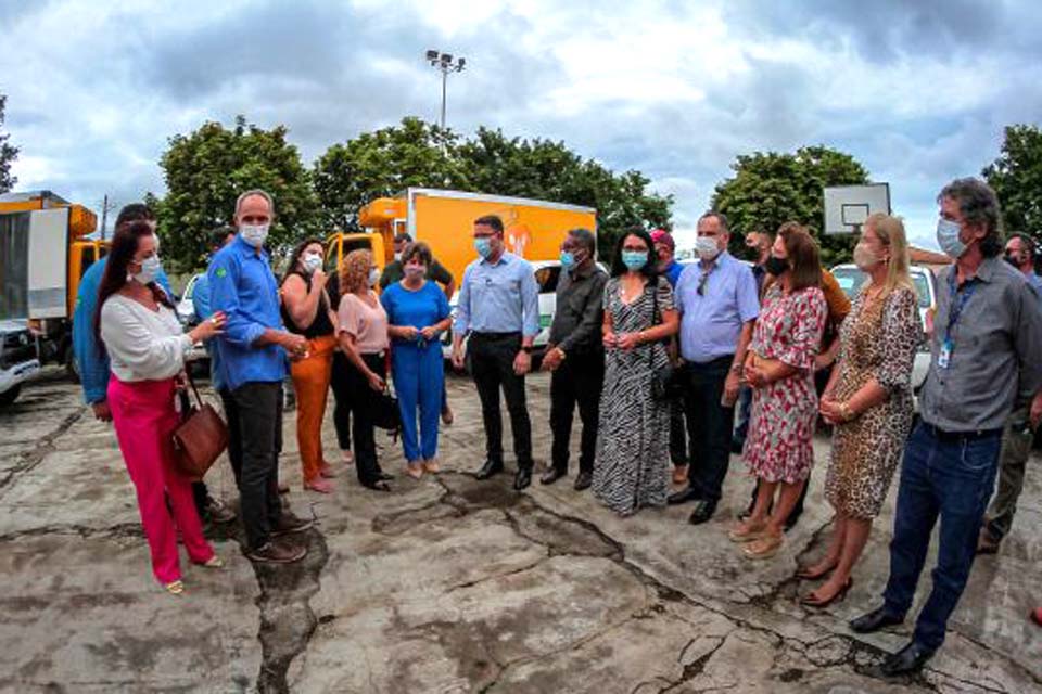 Ao anunciar entrega de veículos governador Marcos Rocha parabeniza atuação e os esforços dos servidores que atuam nas CREs