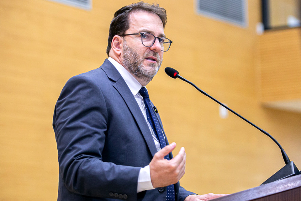 Alex Redano solicita recursos para aquisição de medicamentos e materiais de consumo em atendimento a pedido da prefeita de Ariquemes