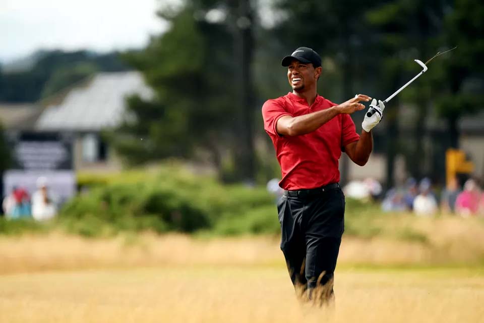 Tiger Woods passa por nova cirurgia nas costas e fica mais longe das Olimpíadas de Tóquio