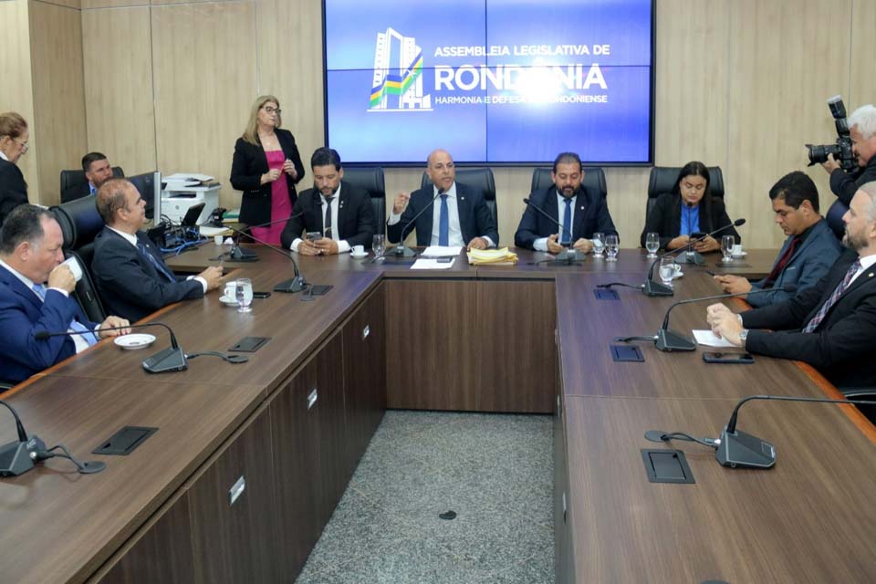 Rondônia concentra deputados no 1º Fórum Permanente das CCJRs na Assembleia Legislativa em Porto Velho  