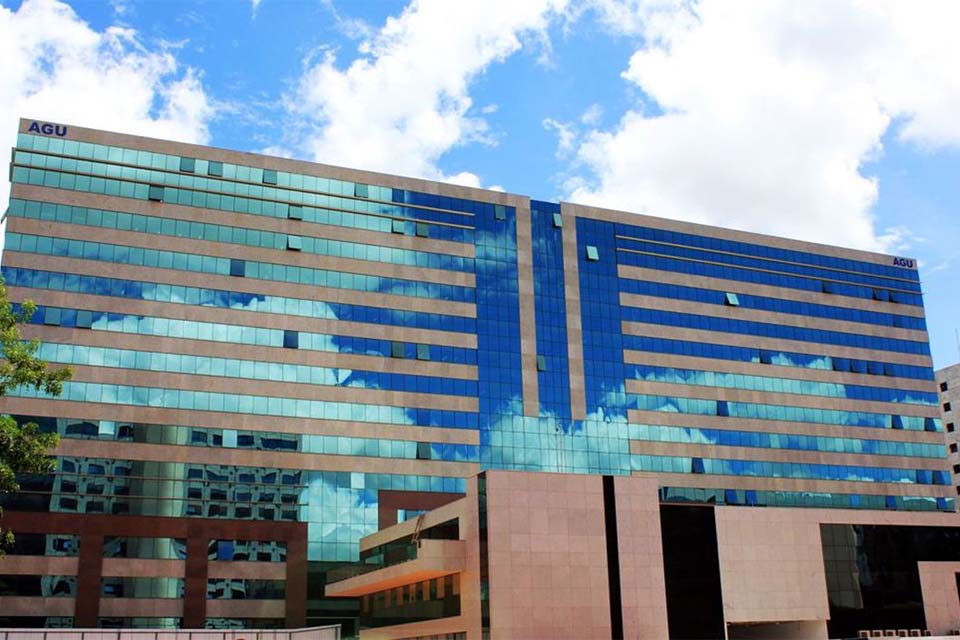 AGU aguarda dados para recorrer de suspensão de resultados do Sisu