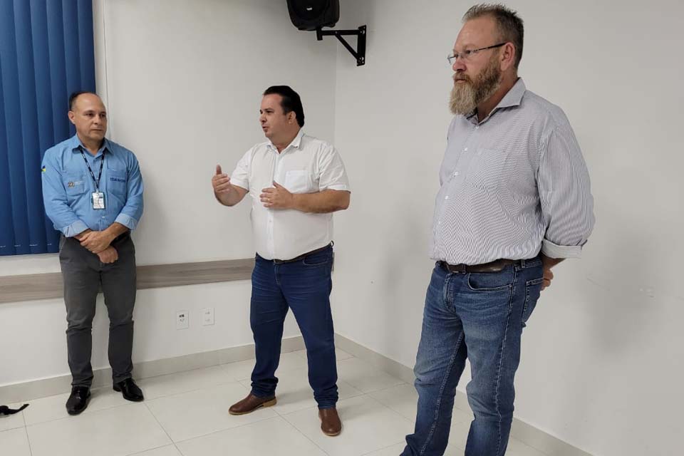 Deputado Luís do Hospital participa de reunião com diretoria da IDARON em Ariquemes