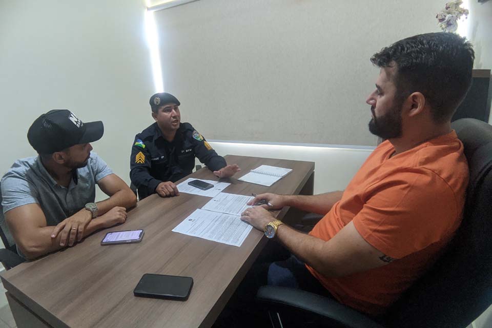 Deputado Nim Barroso garante laboratório de informática para Polícia Militar Mirim