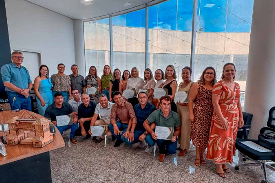 Prefeitura da posse a novos gestores para o ano letivo de 2026 