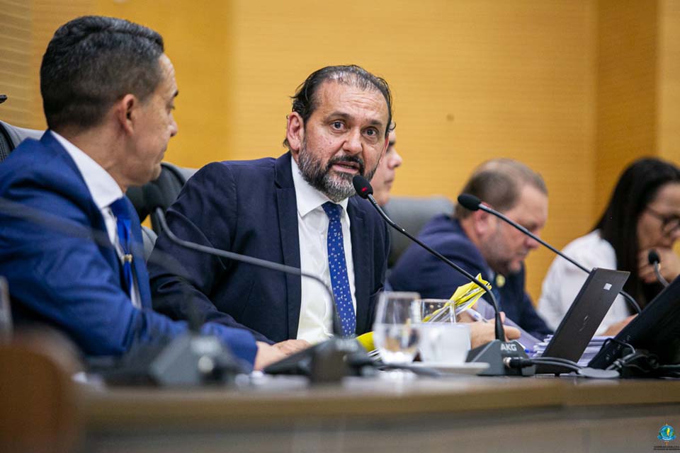 Após o recesso parlamentar, Laerte Gomes intensifica foco no atendimento às demandas da população