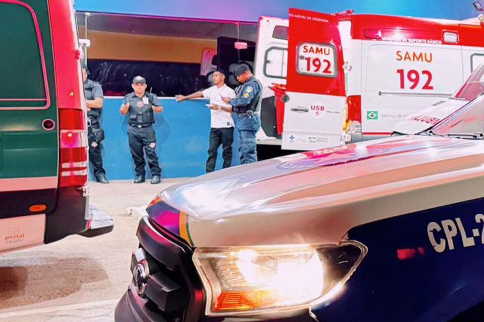 Homem é alvejado a tiros durante a madrugada em distribuidora