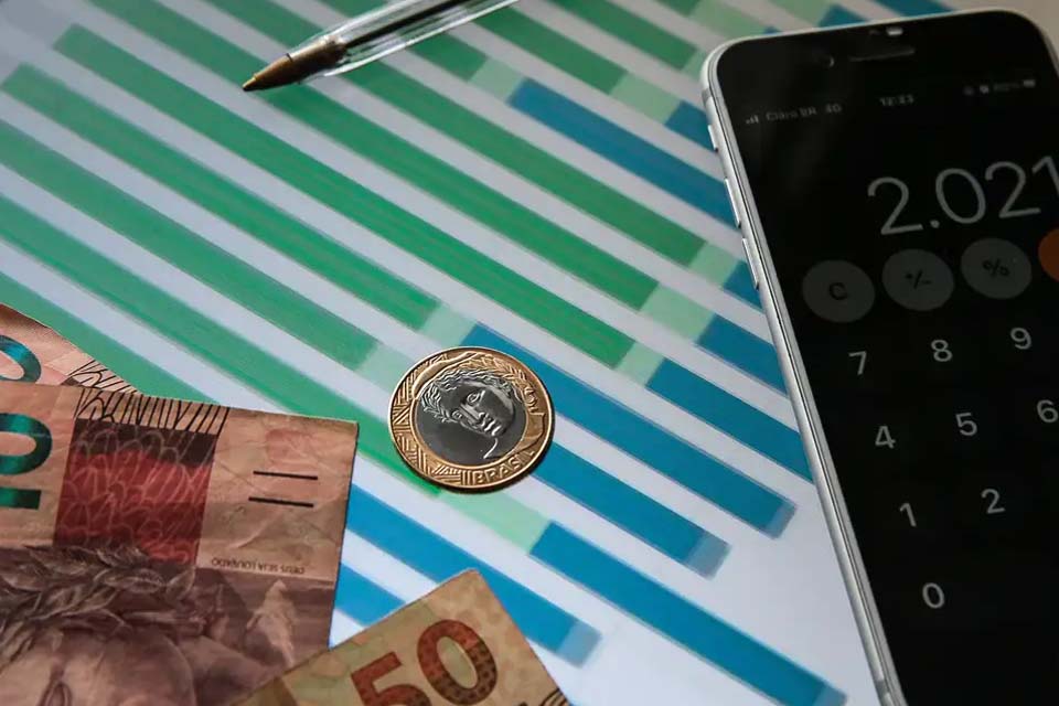 Taxa média de juros fica em 31,4% ao ano em julho