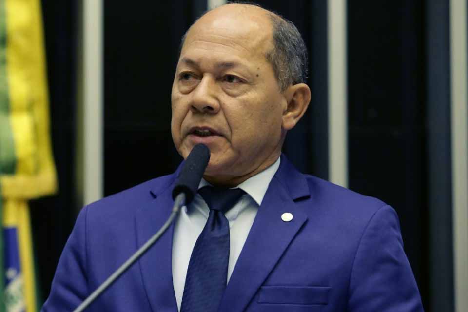 Deputado Coronel Chrisóstomo apoia reivindicações de Policiais Militares e Bombeiros