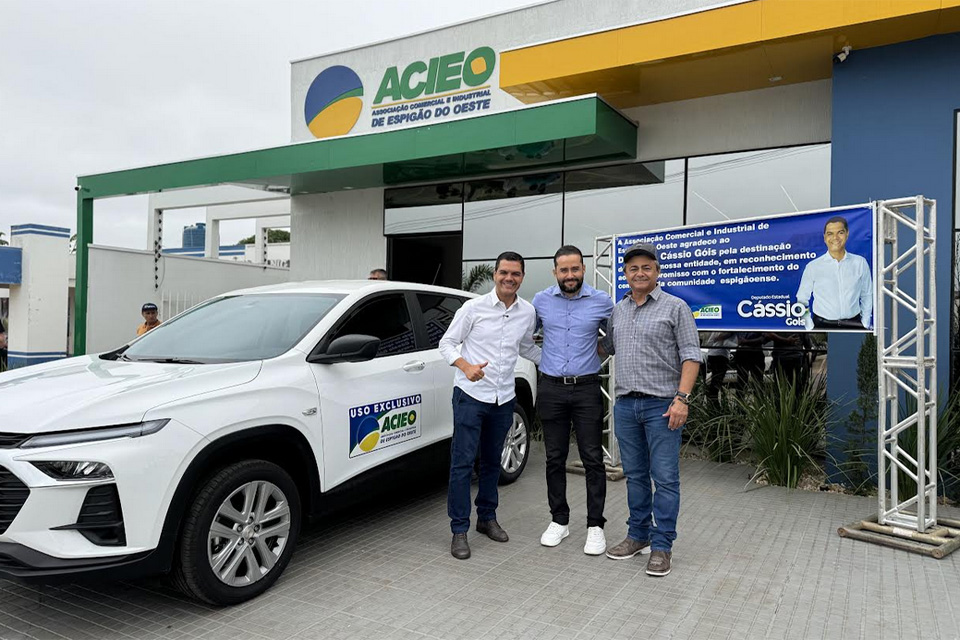 Deputado Cássio Gois entrega veículo zero quilômetro à ACIEO e reforça apoio ao empreendedorismo em Espigão do Oeste