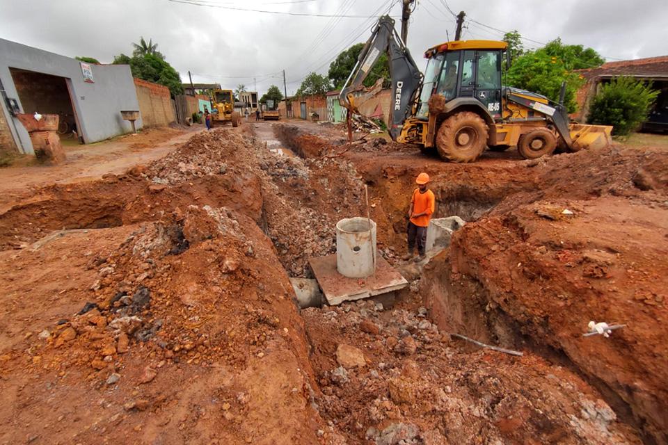 Serviços de drenagem seguem em andamento nas ruas do bairro Lagoa em Porto Velho