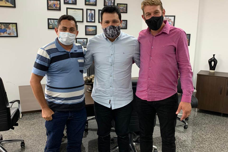 Deputado Marcelo Cruz recebe vereadores com as demandas de Monte Negro