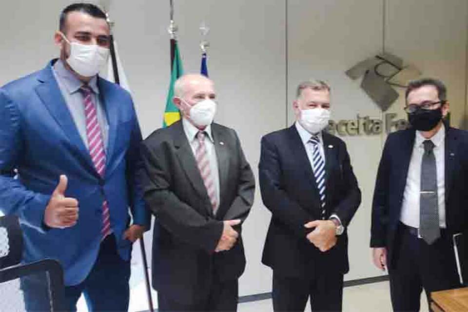 Em Brasília, RF dá sinal verde para instalação da Balsa em Costa Marques, comemora deputado Lucio Mosquini