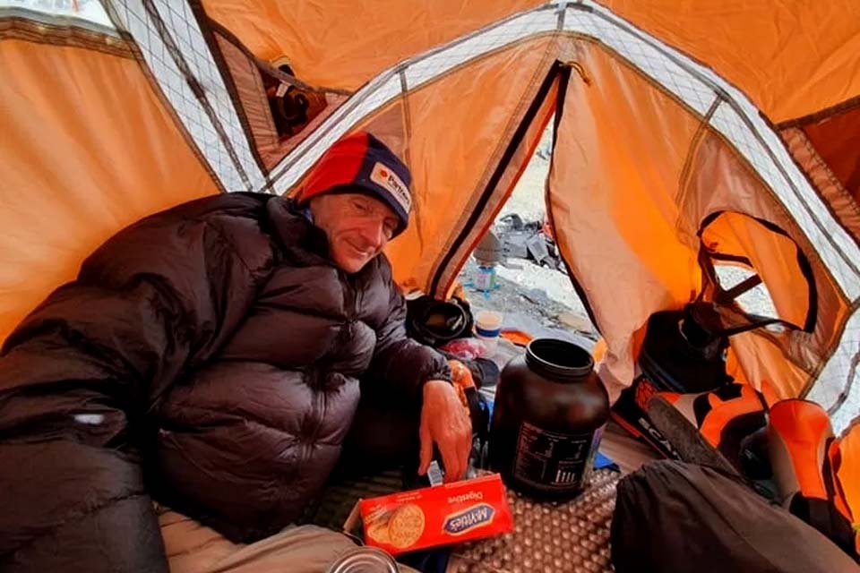 Alpinista escocês morre ao escalar 2º pico mais alto do mundo