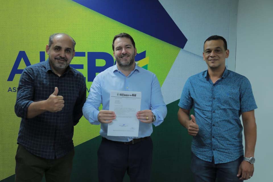 Presidente da Assembleia Legislativa, deputado Alex Redano recebe pedido de apoio à regionalização do SAMU
