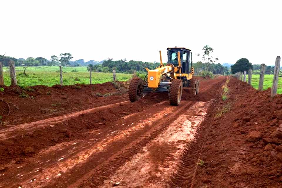 Semosp ultrapassa 500 km de estradas rurais recuperadas em Ji-Paraná