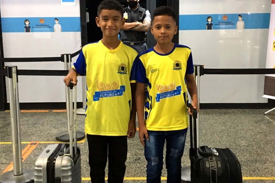 Atletas de futebol do Talentos do Futuro participam de peneira no Fluminense