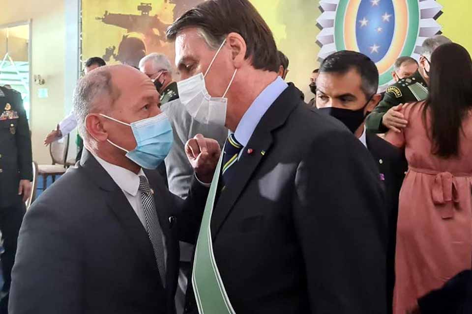 Coronel Chrisóstomo, Vice-líder do Governo Bolsonaro, foi convidado pelo Presidente para cerimônia de troca de comando do Exército
