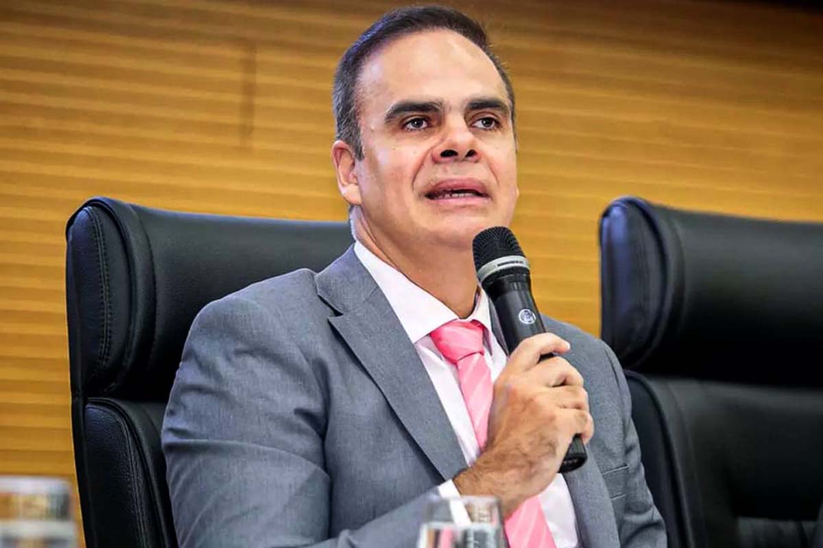 Deputado Alan Queiroz entrega carretinha basculante para fortalecer a agricultura do município de Buritis