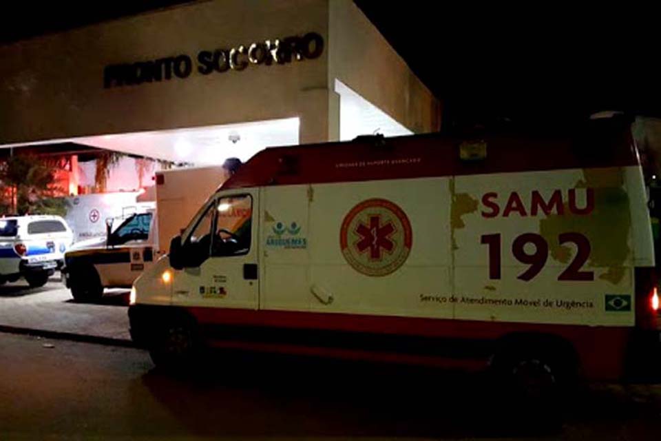 Mulher morre e adolescente fica em estado grave após acidente entre moto e carro