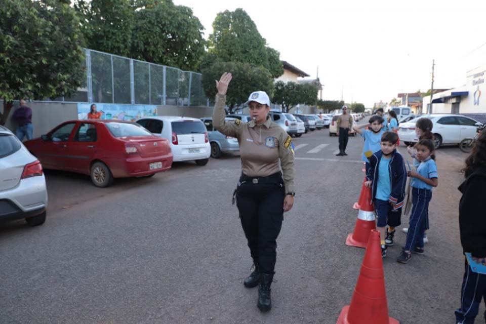 Prefeitura de Porto Velho orienta condutores de veículos para evitar acidentes