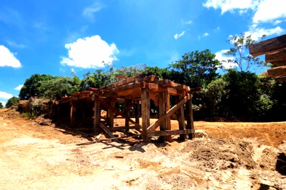Obra de revitalização total da ponte sobre o Rio Jaru é realizada pelo governo de RO na Rodovia-010