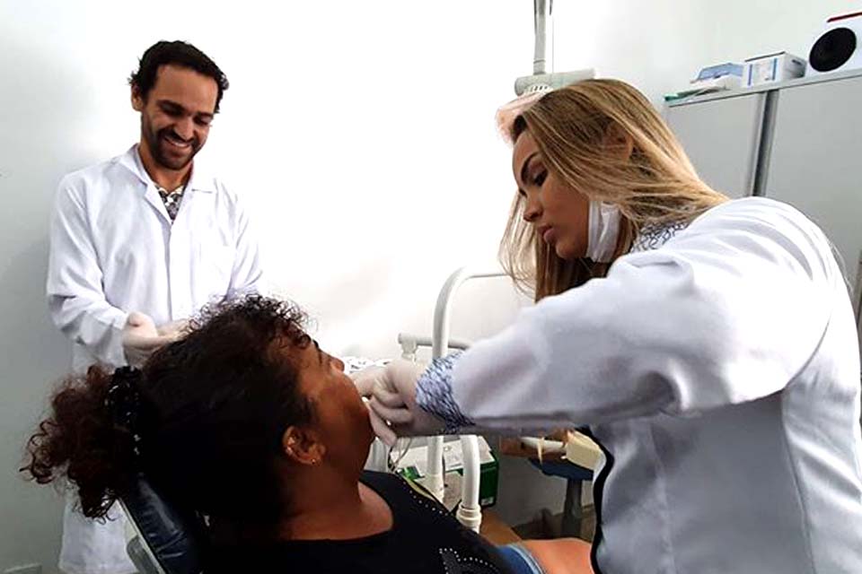 Prefeitura inicia implantação de próteses dentárias fixas e removíveis