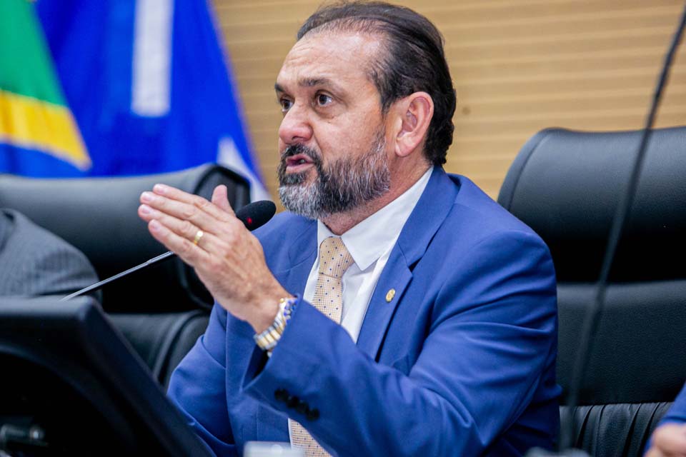 Laerte Gomes confirma R$ 248 mil na conta da Asprobel para compra de trator agrícola em Costa Marques