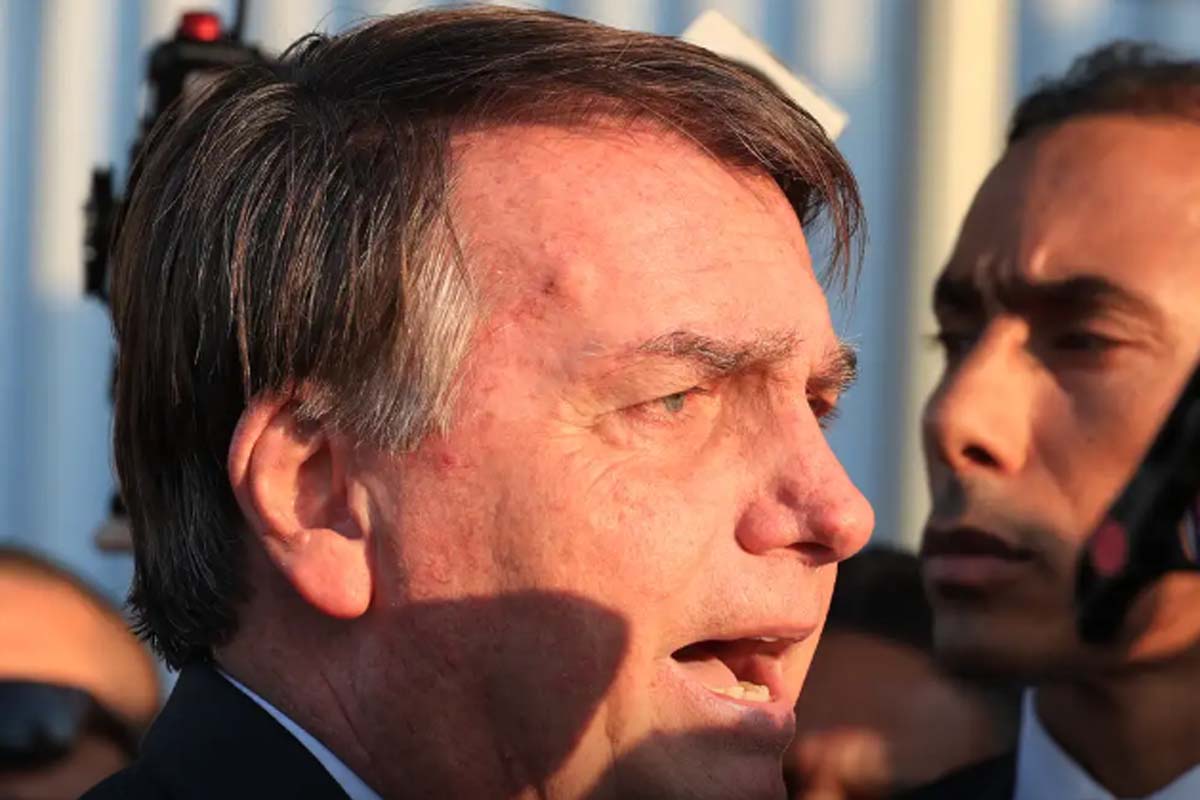 Bolsonaro tem alta hospitalar após passar por cirurgia no ombro