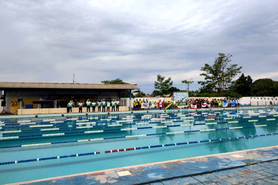 Vila Olímpica é palco da 5ª Copa Rondônia de Natação com participação de outros estados