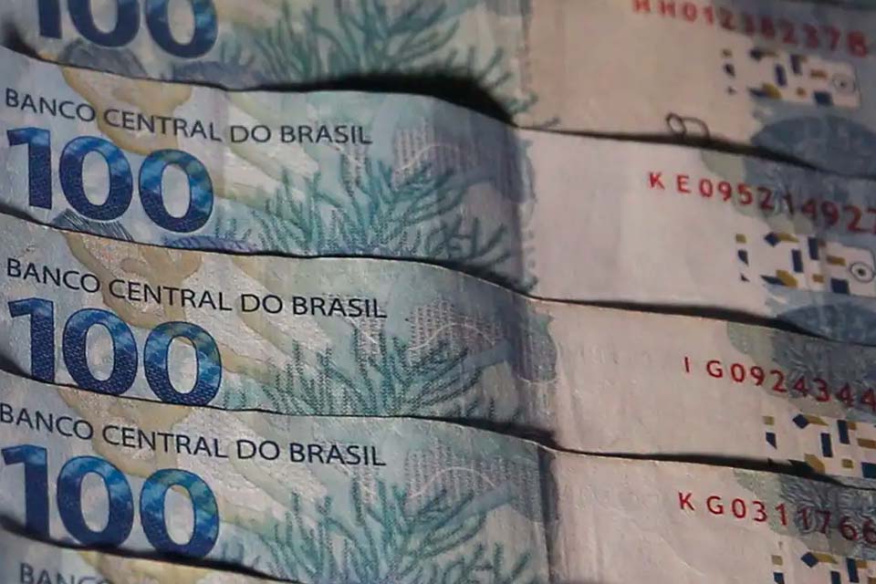 Contas públicas têm déficit de R$ 10 bilhões em agosto