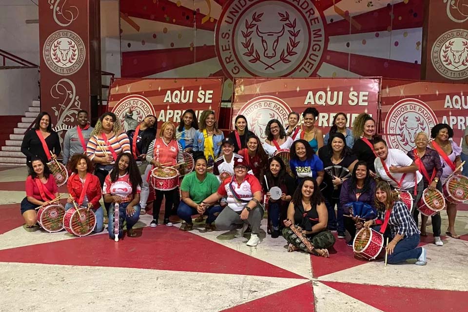 Primeira bateria de escola de samba formada exclusivamente por mulheres estreia na Unidos de Padre Miguel