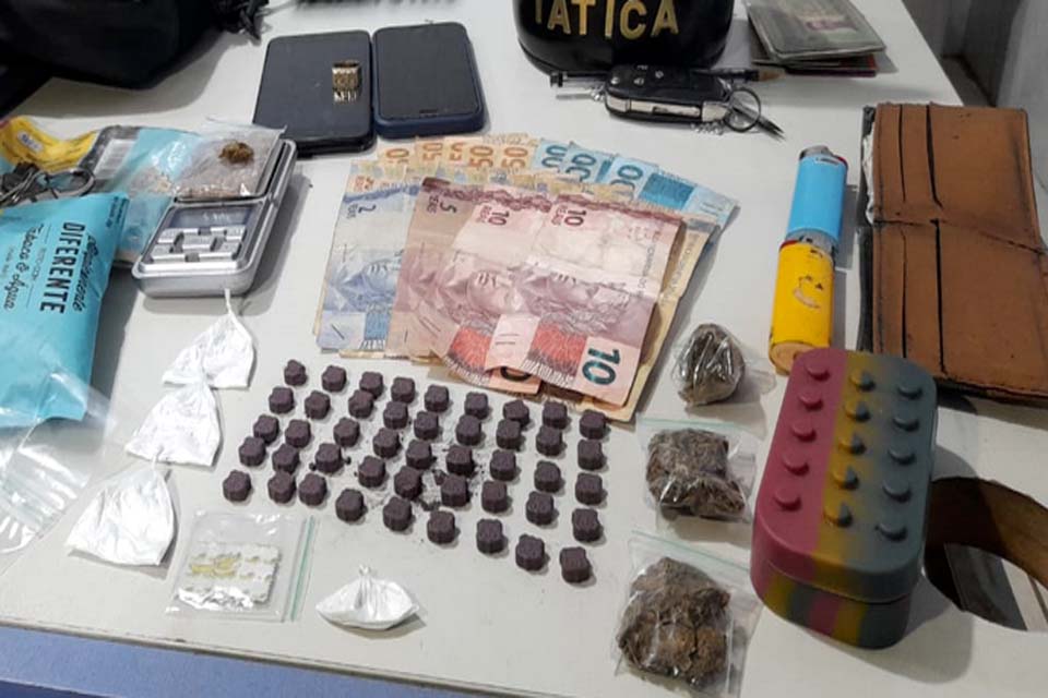 Dupla é presa fazendo entregas de drogas sintéticas em festas 