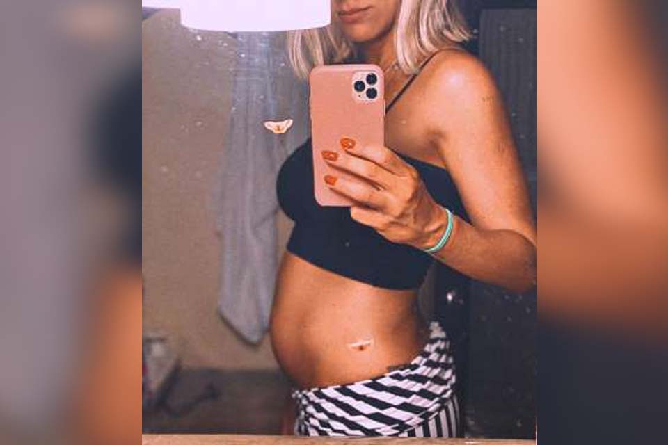 Giovanna Ewbank encanta web com foto da sua barriguinha de grávida