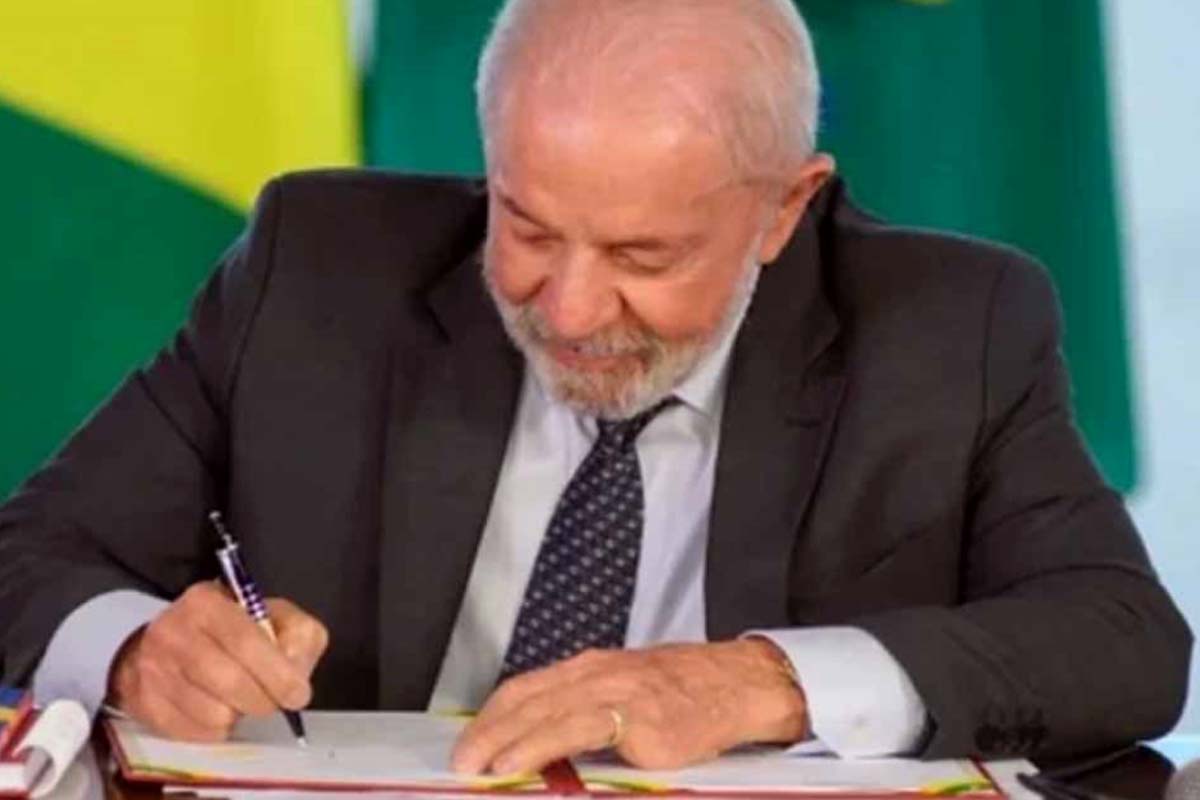 Lula sanciona lei do Marco Legal do Transporte Público Coletivo