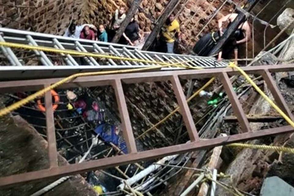 Índia: piso de templo desaba em Indore e deixa ao menos 13 mortos