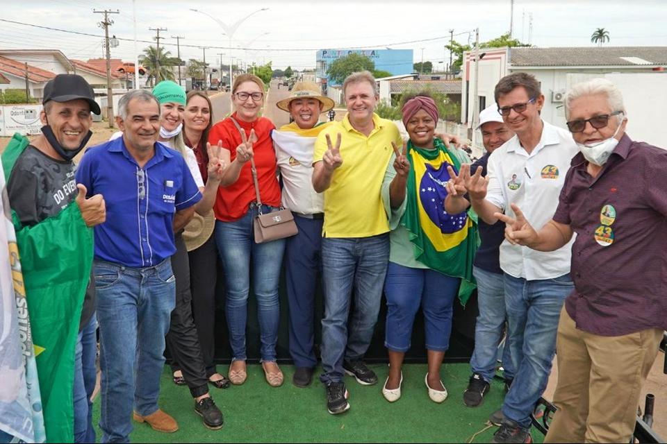 Prefeito, vice e vereadores eleitos comemoram vitória com carreata e agradecimentos