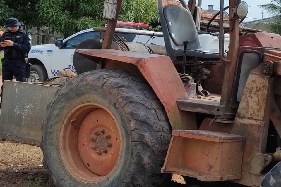 Motociclista morre após colidir com retroescavadeira em Vale do Anari