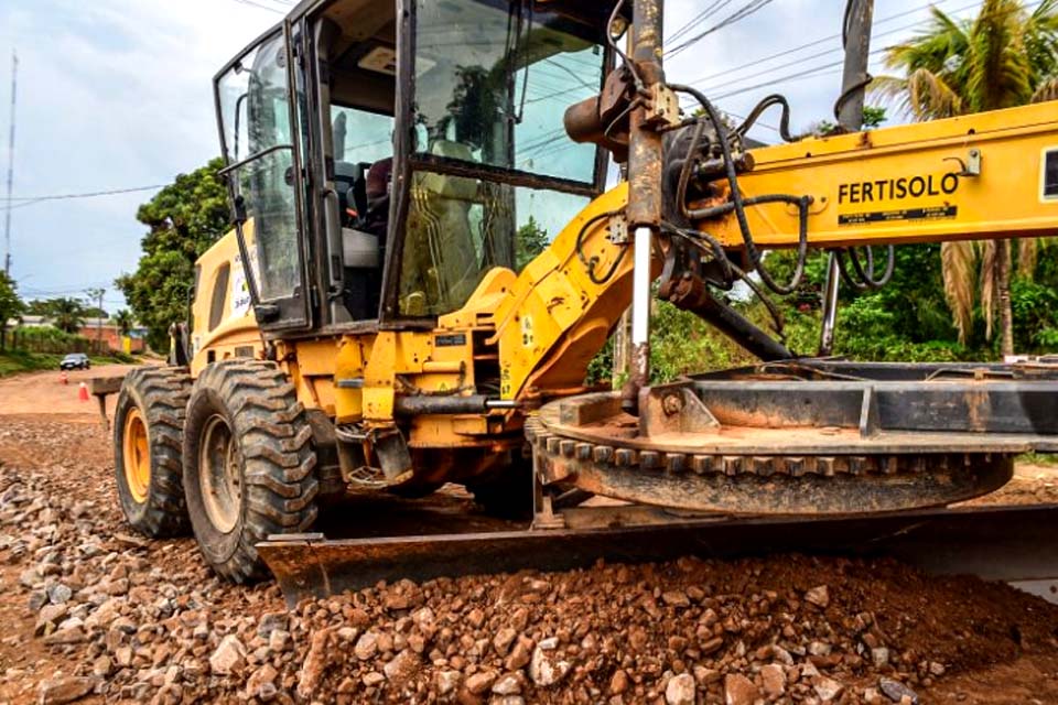 Obras do Poeira Zero avançam no bairro Dom Bosco; equipe da Semosp trabalha na escavação de ruas