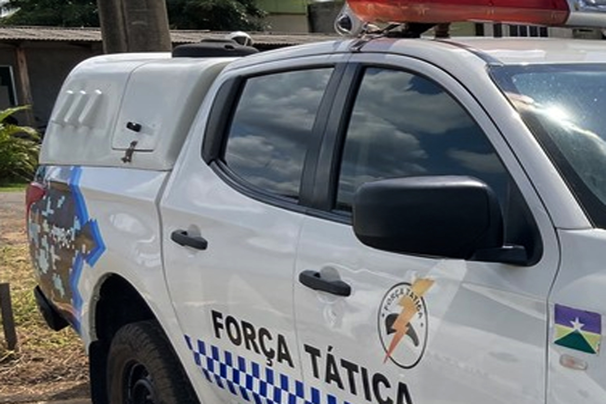 Mulher é conduzida após disparo de arma de fogo contra companheiro