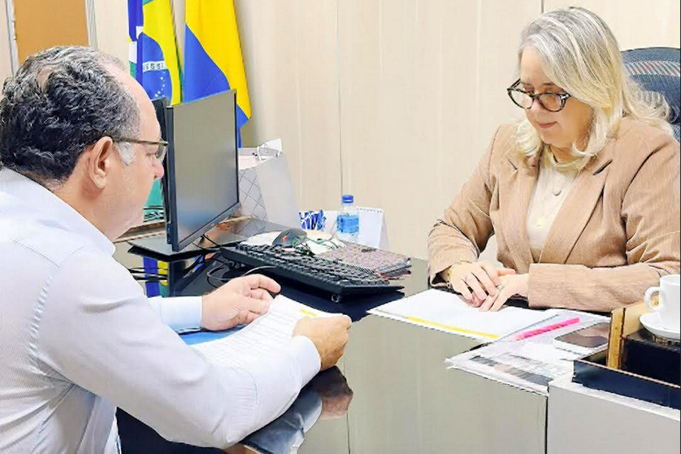 Deputado Pedro Fernandes solicita novos aparelhos de climatização para escola estadual em Cacaulândia
