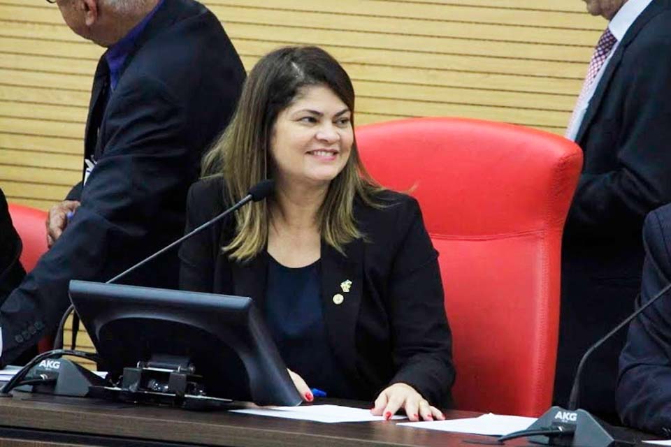 Deputada Cassia Muleta destina emenda para recuperação de estradas vicinais de Theobroma