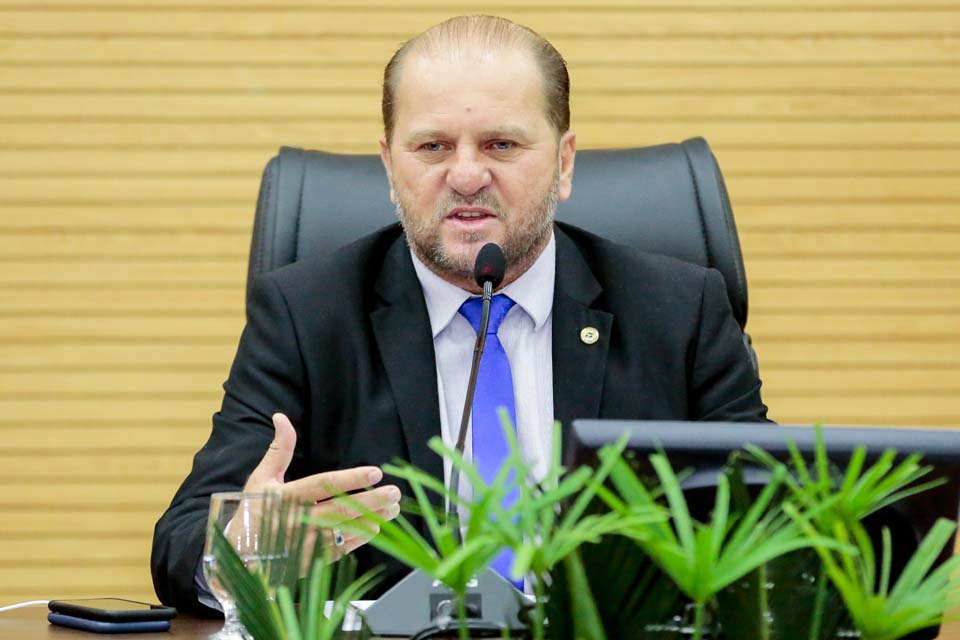 Projeto de Lei do deputado Cirone Deiró garante a realização do teste do olhinho nos recém-nascidos 